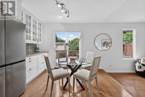 2450 Overton Drive, Burlington, ON - Indoor Photo Showing Dining Room