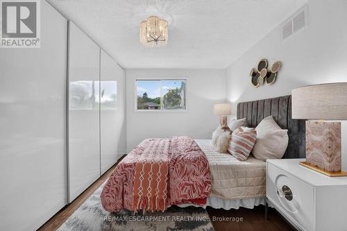 2450 Overton Drive, Burlington, ON - Indoor Photo Showing Bedroom
