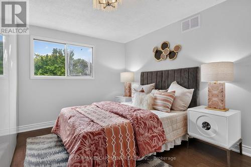 2450 Overton Drive, Burlington, ON - Indoor Photo Showing Bedroom