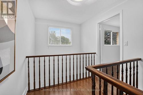 2450 Overton Drive, Burlington, ON - Indoor Photo Showing Other Room