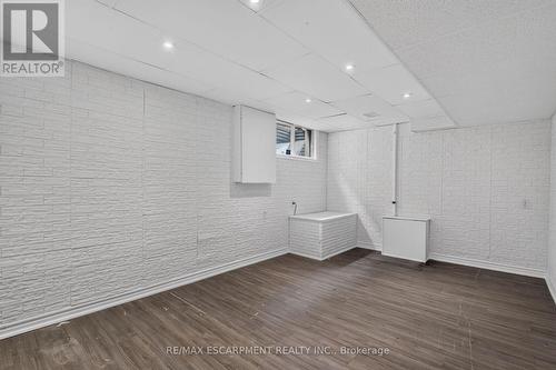 2450 Overton Drive, Burlington, ON - Indoor Photo Showing Other Room