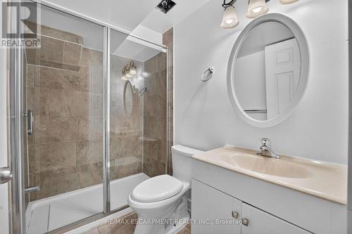 2450 Overton Drive, Burlington, ON - Indoor Photo Showing Bathroom