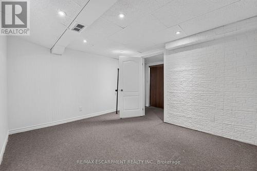 2450 Overton Drive, Burlington, ON - Indoor Photo Showing Other Room