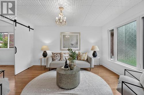 2450 Overton Drive, Burlington, ON - Indoor