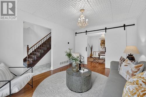 2450 Overton Drive, Burlington, ON - Indoor Photo Showing Living Room