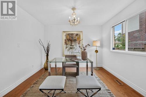 2450 Overton Drive, Burlington, ON - Indoor Photo Showing Dining Room