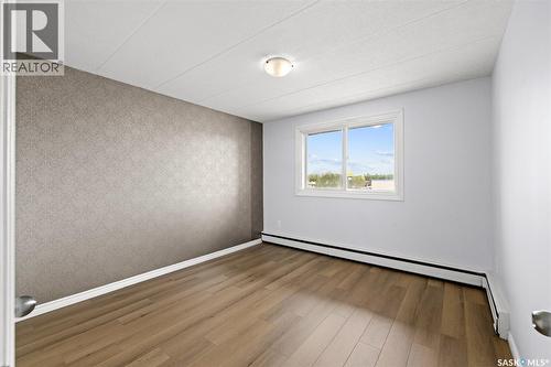21 2620 5Th Avenue N, Regina, SK - Indoor Photo Showing Other Room