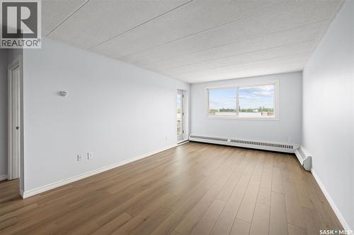 21 2620 5Th Avenue N, Regina, SK - Indoor Photo Showing Other Room