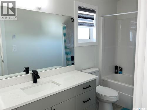 222 Nightingale Road, Saskatoon, SK - Indoor Photo Showing Bathroom