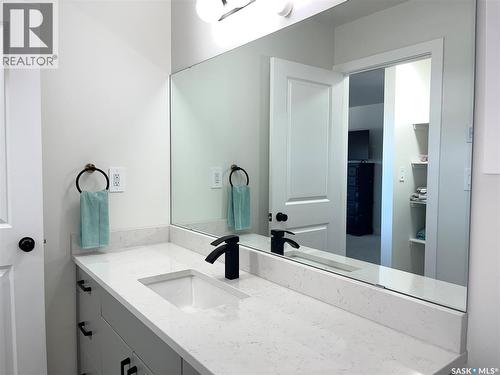 222 Nightingale Road, Saskatoon, SK - Indoor Photo Showing Bathroom