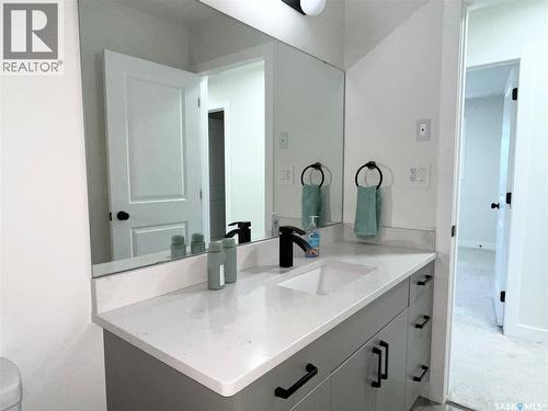 222 Nightingale Road, Saskatoon, SK - Indoor Photo Showing Bathroom