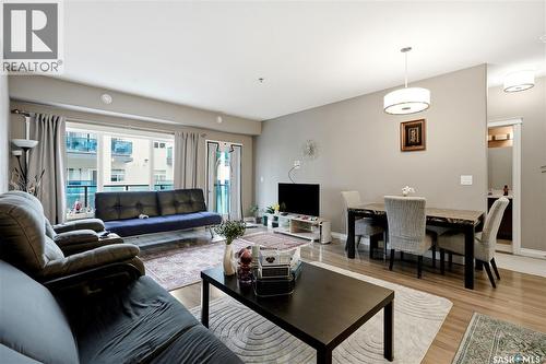 210 423 Nelson Road, Saskatoon, SK - Indoor Photo Showing Living Room
