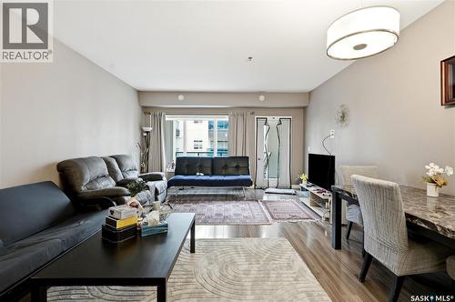 210 423 Nelson Road, Saskatoon, SK - Indoor Photo Showing Living Room