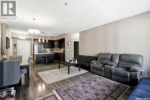 210 423 Nelson Road, Saskatoon, SK - Indoor Photo Showing Living Room