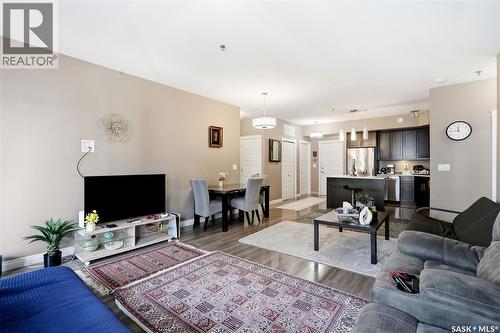 210 423 Nelson Road, Saskatoon, SK - Indoor Photo Showing Living Room