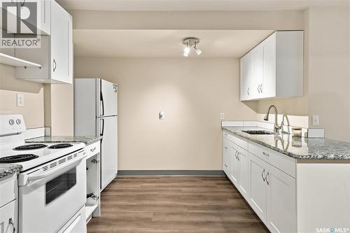 1116 Ewart Avenue, Saskatoon, SK - Indoor Photo Showing Kitchen