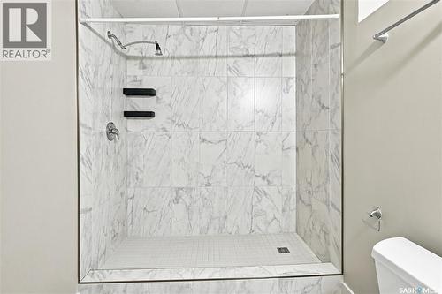 1116 Ewart Avenue, Saskatoon, SK - Indoor Photo Showing Bathroom