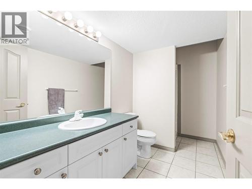 2068 Hunter Crescent, Armstrong, BC - Indoor Photo Showing Bathroom