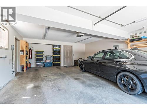 2068 Hunter Crescent, Armstrong, BC - Indoor Photo Showing Garage