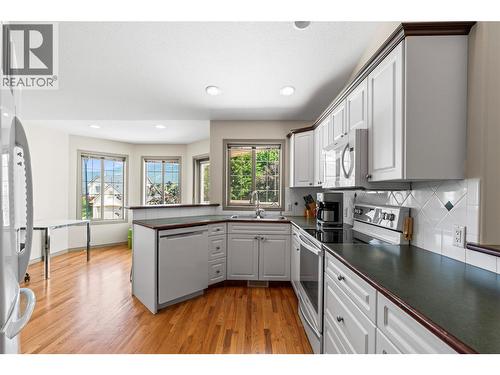 2068 Hunter Crescent, Armstrong, BC - Indoor Photo Showing Kitchen With Double Sink