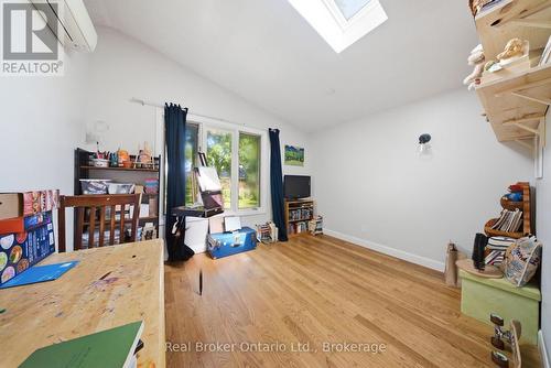 80 Jackson Avenue, Kitchener, ON - Indoor