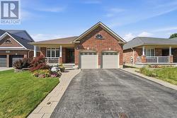 184 TANNERS DRIVE Halton Hills, ON L7J 3A8