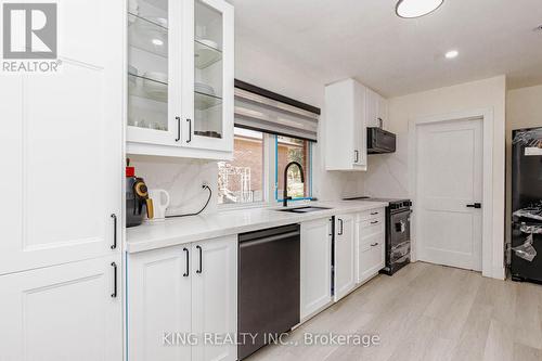 40 Granton Street, Hamilton, ON - Indoor Photo Showing Kitchen
