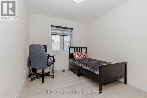 40 Granton Street, Hamilton, ON - Indoor Photo Showing Bedroom
