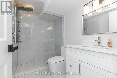 40 Granton Street, Hamilton, ON - Indoor Photo Showing Bathroom