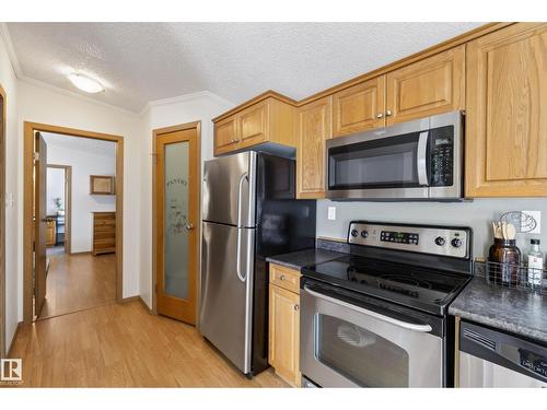 547 Evergreen Park Nw, Edmonton, AB - Indoor Photo Showing Kitchen