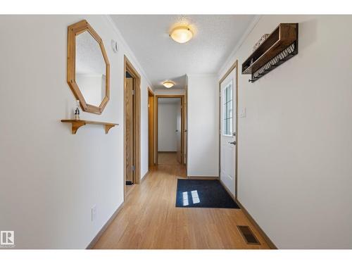 547 Evergreen Park Nw, Edmonton, AB - Indoor Photo Showing Other Room