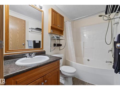 547 Evergreen Park Nw, Edmonton, AB - Indoor Photo Showing Bathroom