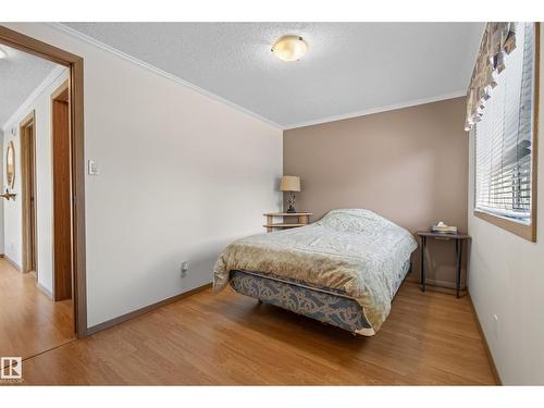 547 Evergreen Park Nw, Edmonton, AB - Indoor Photo Showing Bedroom
