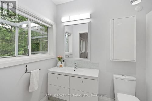 126 Second Avenue, Uxbridge, ON - Indoor Photo Showing Bathroom