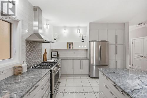 126 Second Avenue, Uxbridge, ON - Indoor Photo Showing Kitchen With Upgraded Kitchen