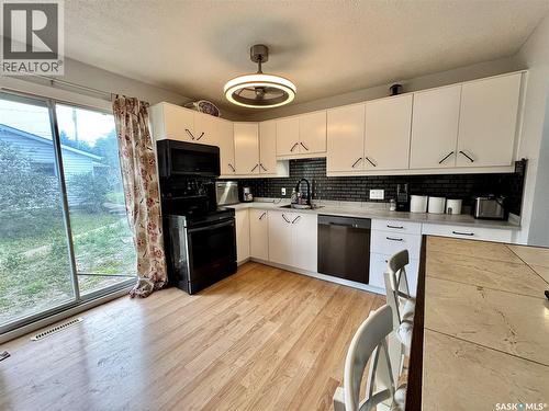 553 26Th Street E, Prince Albert, SK - Indoor Photo Showing Kitchen