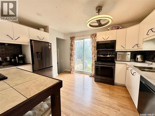553 26Th Street E, Prince Albert, SK - Indoor Photo Showing Kitchen