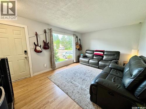 553 26Th Street E, Prince Albert, SK - Indoor Photo Showing Living Room