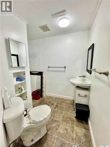 553 26Th Street E, Prince Albert, SK - Indoor Photo Showing Bathroom