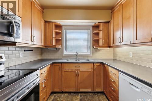 210 Laval Crescent, Saskatoon, SK - Indoor Photo Showing Kitchen With Double Sink