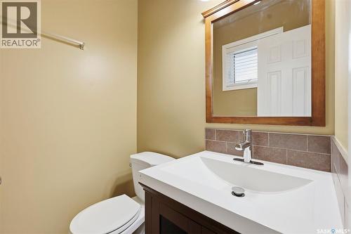 210 Laval Crescent, Saskatoon, SK - Indoor Photo Showing Bathroom