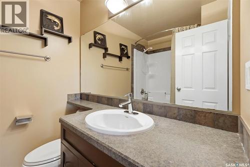 210 Laval Crescent, Saskatoon, SK - Indoor Photo Showing Bathroom