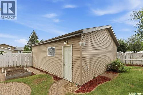 210 Laval Crescent, Saskatoon, SK - Outdoor