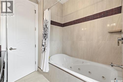 138 Flegel Court, Saskatoon, SK - Indoor Photo Showing Bathroom