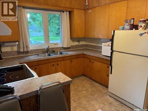 1009 Main Street, Canora, SK - Indoor Photo Showing Kitchen With Double Sink