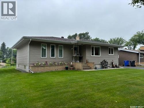 1009 Main Street, Canora, SK - Outdoor