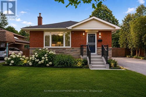 715 DRURY LANE  Burlington, ON L7R 2X9