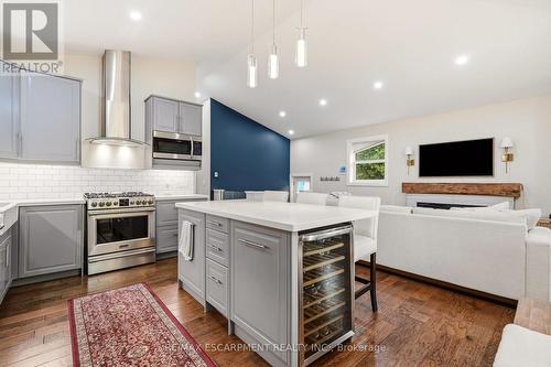 715 Drury Lane, Burlington, ON - Indoor Photo Showing Kitchen With Upgraded Kitchen