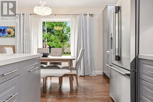 715 Drury Lane, Burlington, ON - Indoor Photo Showing Dining Room