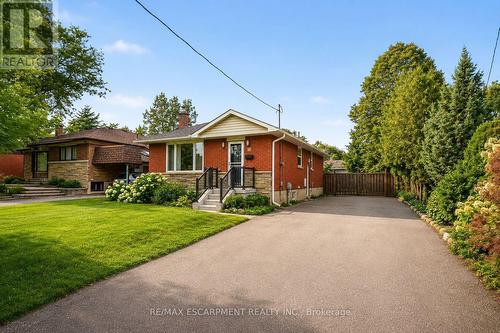 715 Drury Lane, Burlington, ON - Outdoor With Facade